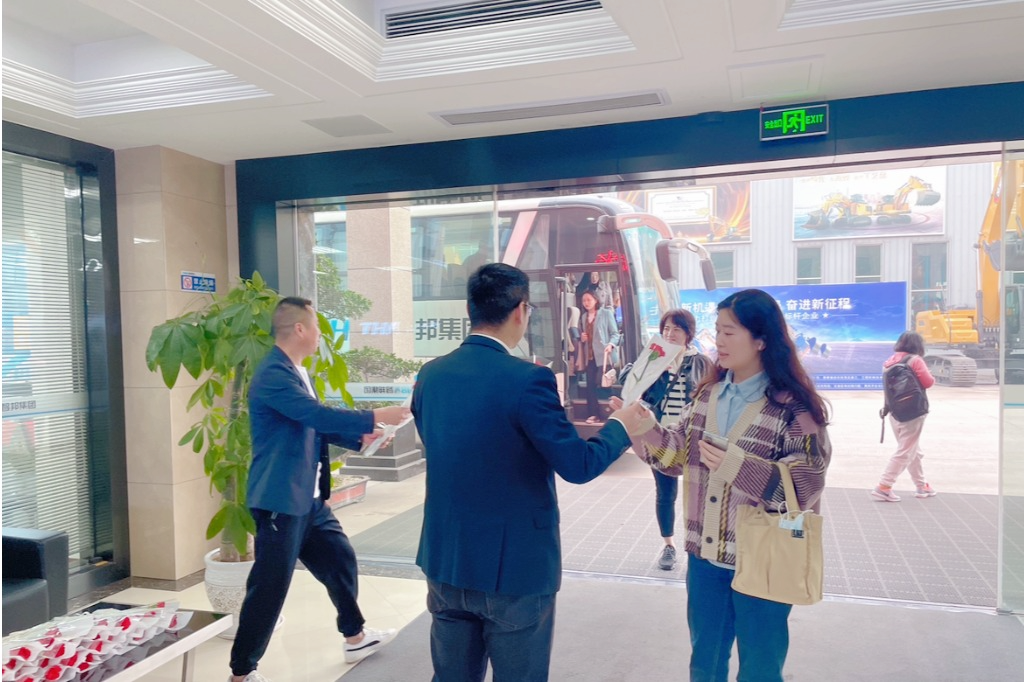 獻(xiàn)禮3.8節(jié)|勇做攀登者，奮進(jìn)新未來