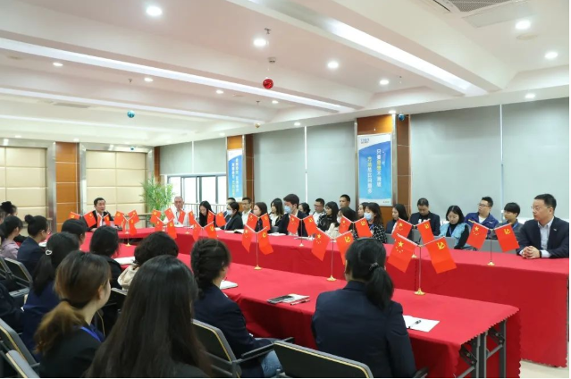 貫徹二十大 永遠(yuǎn)跟黨走 奮進(jìn)新征程