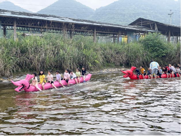 品味經(jīng)典 筑夢(mèng)童年 爭(zhēng)做新時(shí)代好少年