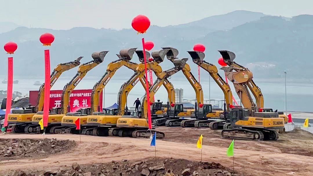 通江達(dá)海！徐工挖機(jī)助力萬(wàn)州現(xiàn)代物流樞紐港建設(shè)